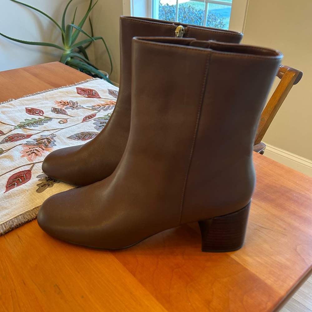 Ann Taylor Brown Faux Leather Ankle Heeled Boots Size 11M - New